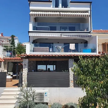 Paradiso With Private Jacuzzi And Terrace Apartment