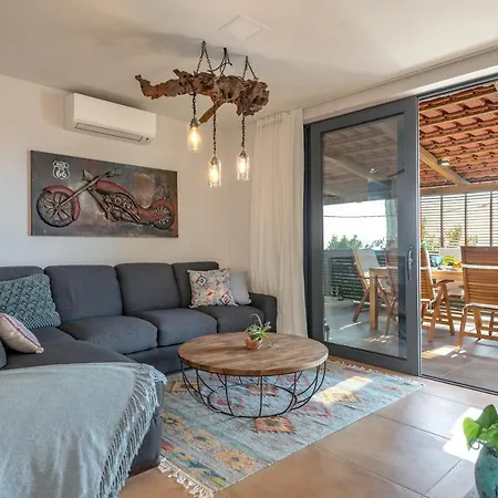Apartment Paradiso With Private Jacuzzi And Terrace Trogir