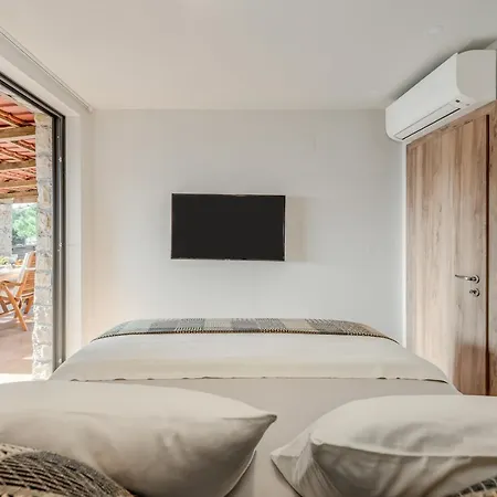 Апартаменти Paradiso With Private Jacuzzi And Terrace
