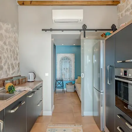 Paradiso With Private Jacuzzi And Terrace Апартаменти
