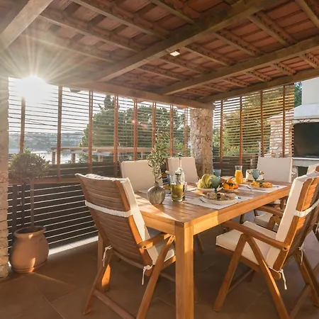 Paradiso With Private Jacuzzi And Terrace Трогір