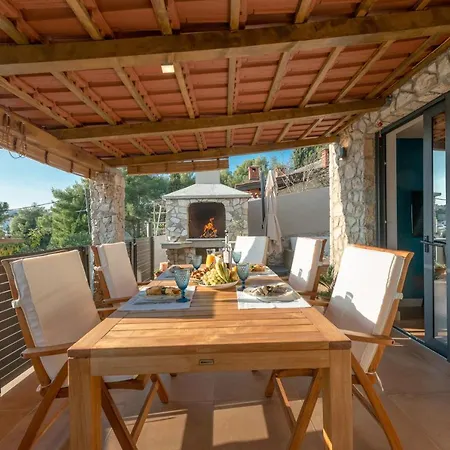 Paradiso With Private Jacuzzi And Terrace Апартаменти *