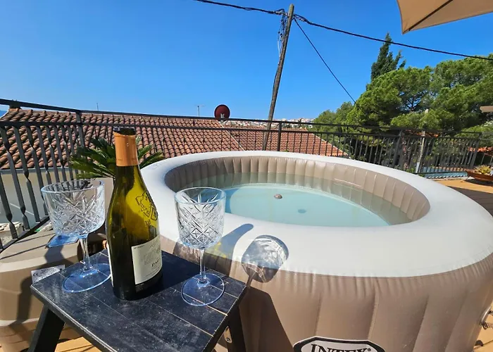Paradiso With Private Jacuzzi And Terrace Apartman Trogir